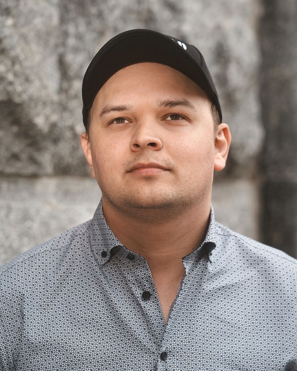 Юрист Павел Петров